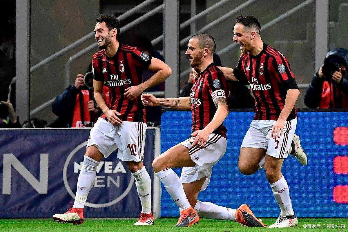 詹姆斯：艾顿承担了约80%的挡拆掩护，是进攻的重要力量（詹姆斯：艾顿承担近八成挡拆任务，系进攻端关键支柱）