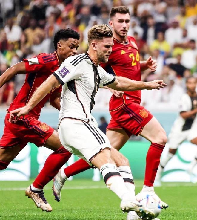 14场仅2球!阿斯：8000万先生舍什科未达预期，迟迟未能融入曼联（14场仅进2球！阿斯称8000万先生舍什科低于预期，融入曼联进展缓慢）