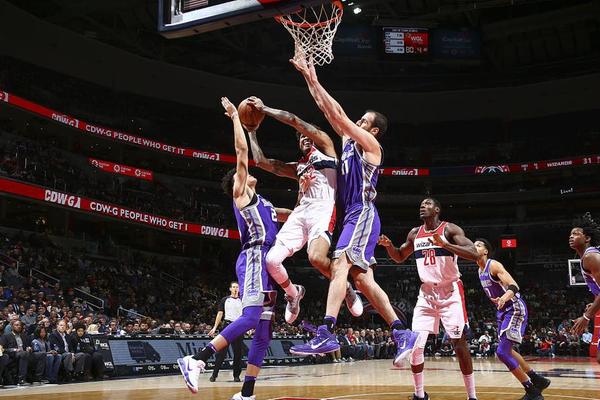 哈兰德：1-1的时候詹卢卡-曼奇尼摸我屁股，这激怒了我（哈兰德：1-1阶段被詹卢卡-曼奇尼摸臀部，令我愤怒）